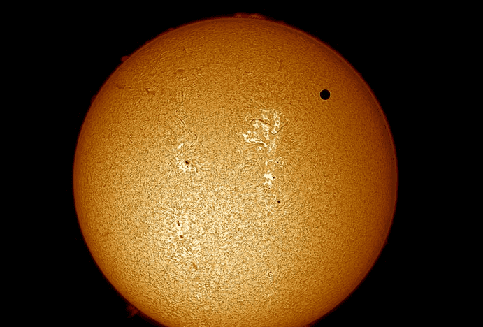 Photo taken in Southern California, US, by Bill Pinnell with a special solar telescope.
