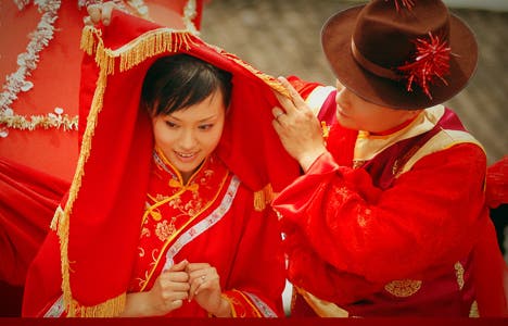A traditional Chinese wedding. Image: Wikimedia 