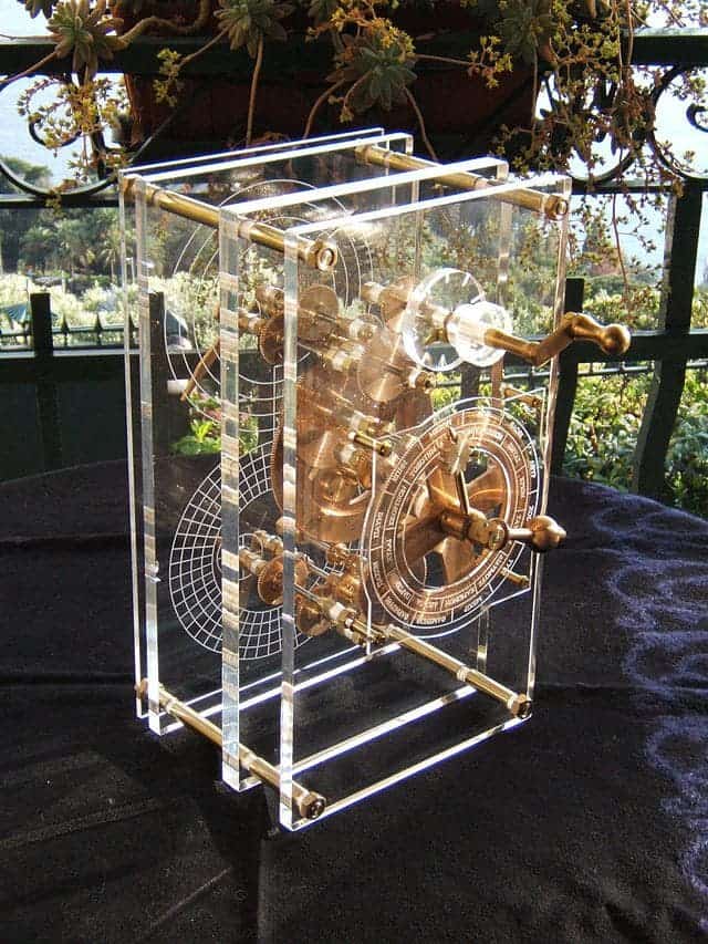 Antikythera mechanism, unexplained artifacts