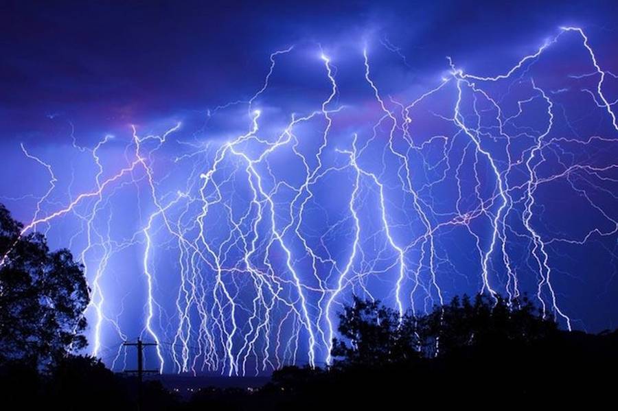Spectacular long exposure photo of lightning strikes. Credit: n5mbm.net