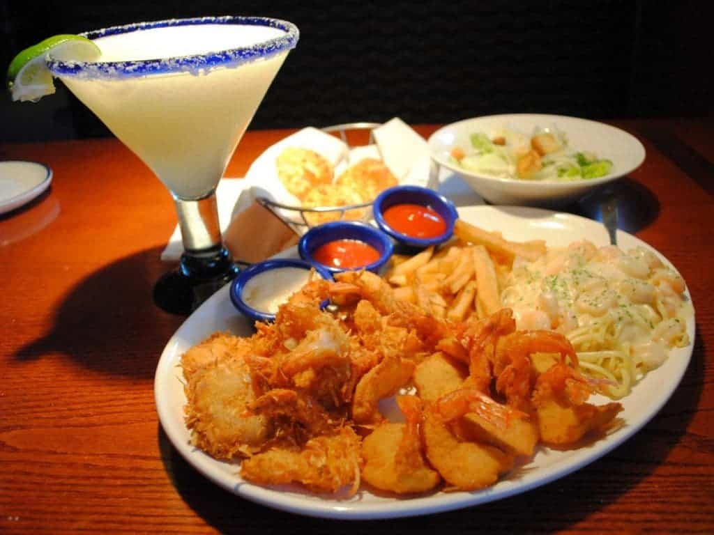Red Lobster: “Create Your Own Combination” meal (2,710 calories). Adding a Lobsterita, the chain’s 890-calorie margarita, brings the total to 3,600 calories.
