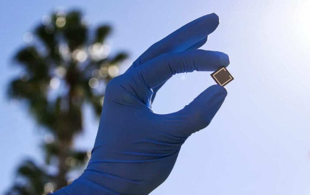 1 cm2 monolithic perovskite-silicon tandem solar cell. This image was used for illustrative purposes, and the pictured solar cell was not involved in the present research. Credit: Rongrong Cheacharoen/Stanford University 