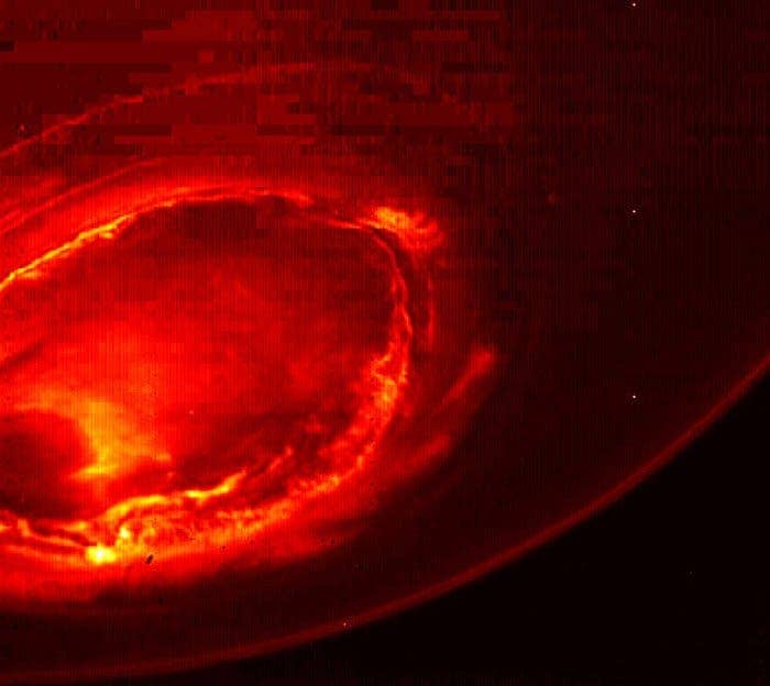 The Romans never regarded Jupiter as a merciful god. This infrared picture of the giant's southern aurora certainly doesn't seem to contradict them.
Image credits NASA / JPL-Caltech.
