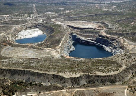 Kidston craters filled with water. Credit: Renewable Energy World
