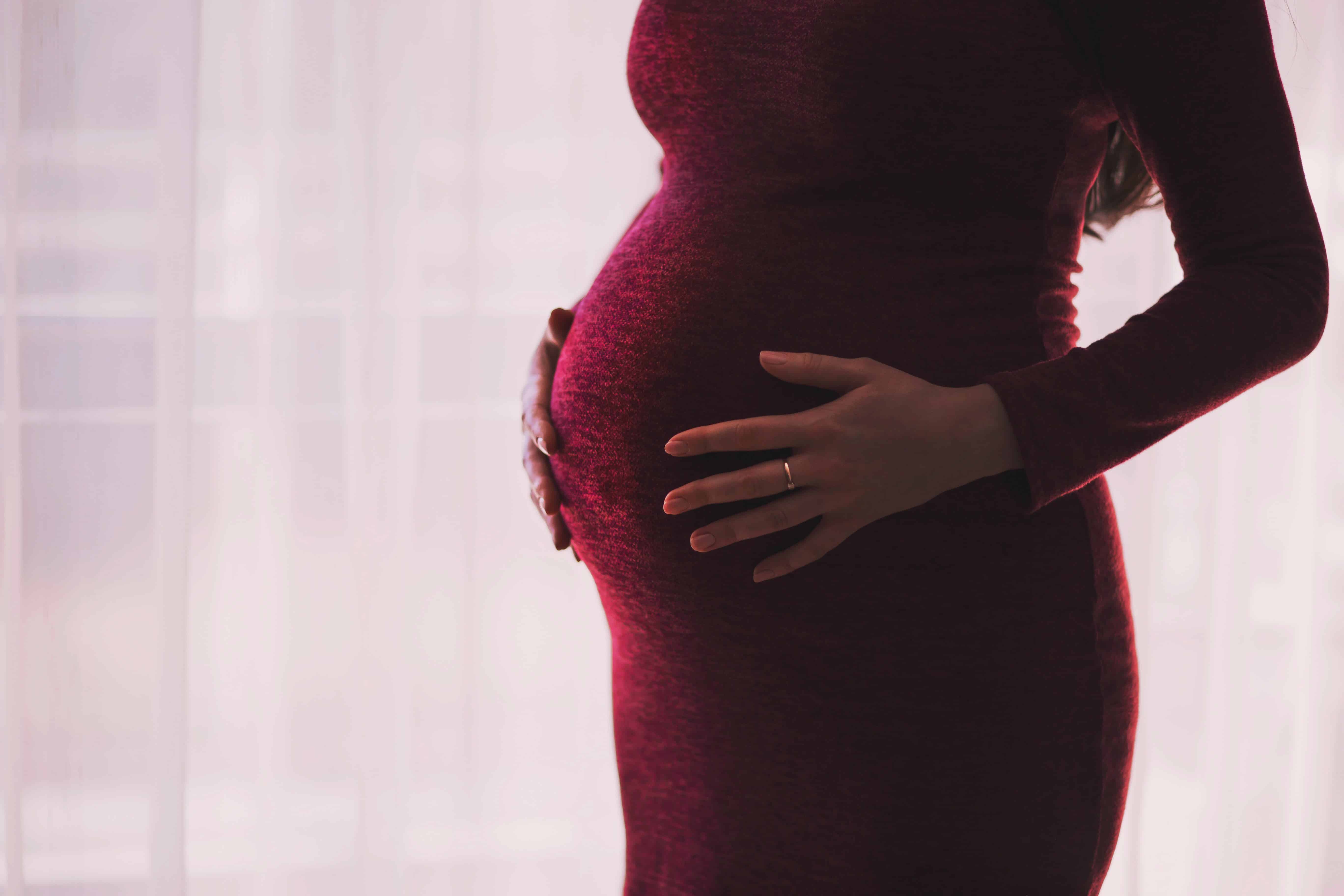 The chance of a pregnancy with in vitro fertilization decreases with age. Image credits: Pexels