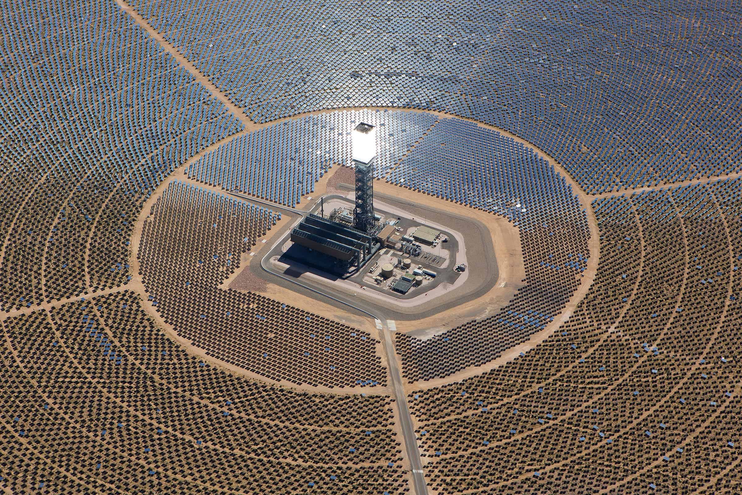 The amazing Ivanpah solar power in Nipton, California. Credit: BrightSource Energy.
