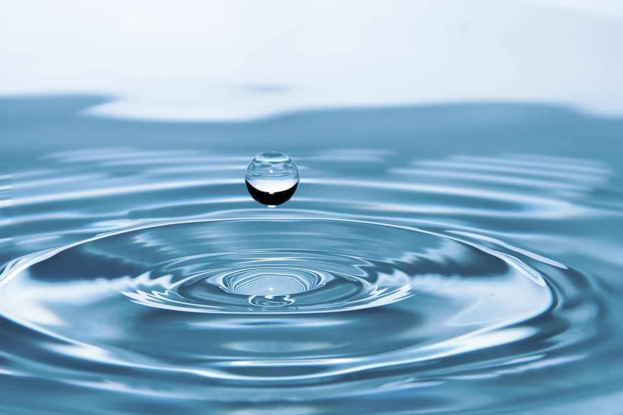 why water drops splash