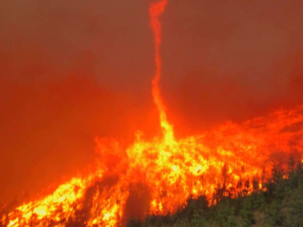 The Douglas Complex fires in 2013 caused fire whirls on Rabbit Mountain. Image credits: Oregon Department for Forestry.