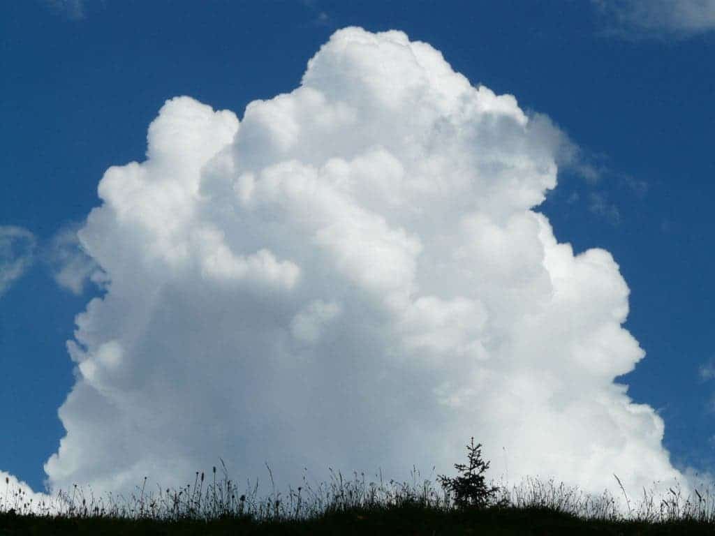 Cumulus clouds are characterized by a white, fluffy appearance. Credit: Pixabay, Hans.
