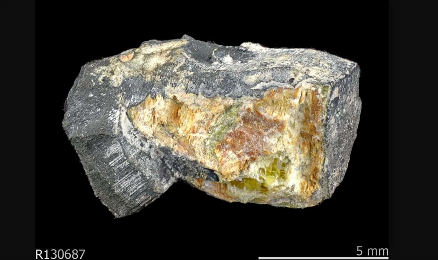 Parisite-(La) is a newly discovered mineral species that was predicted by big data analysis. It was discovered in Brazil's northeast state of Bahia. Credit: Luiz Menezes.