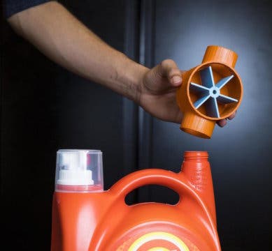 The 3-D attachment that can be used with a laundry detergent bottle. Image credits: Mark Stone/University of Washington.