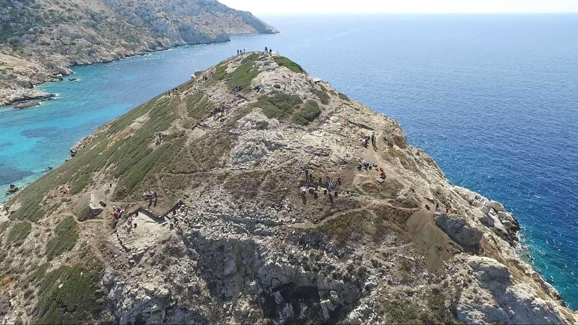 Excavations underway on Dhaskalio, off Keros. Image credit: Cambridge Keros Project.