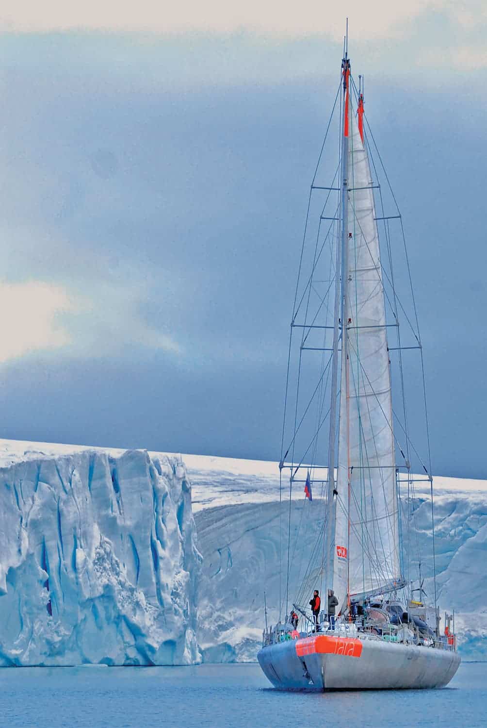 The schooner Tara in the Arctic. Image credist: Tara Foundation.