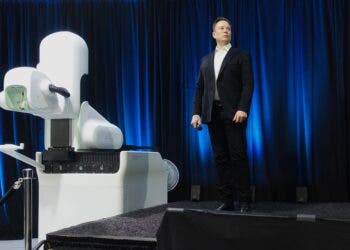 Elon Musk at Neuralink presentation with robot. Steve Jurvetson/Flickr, CC BY-SA.