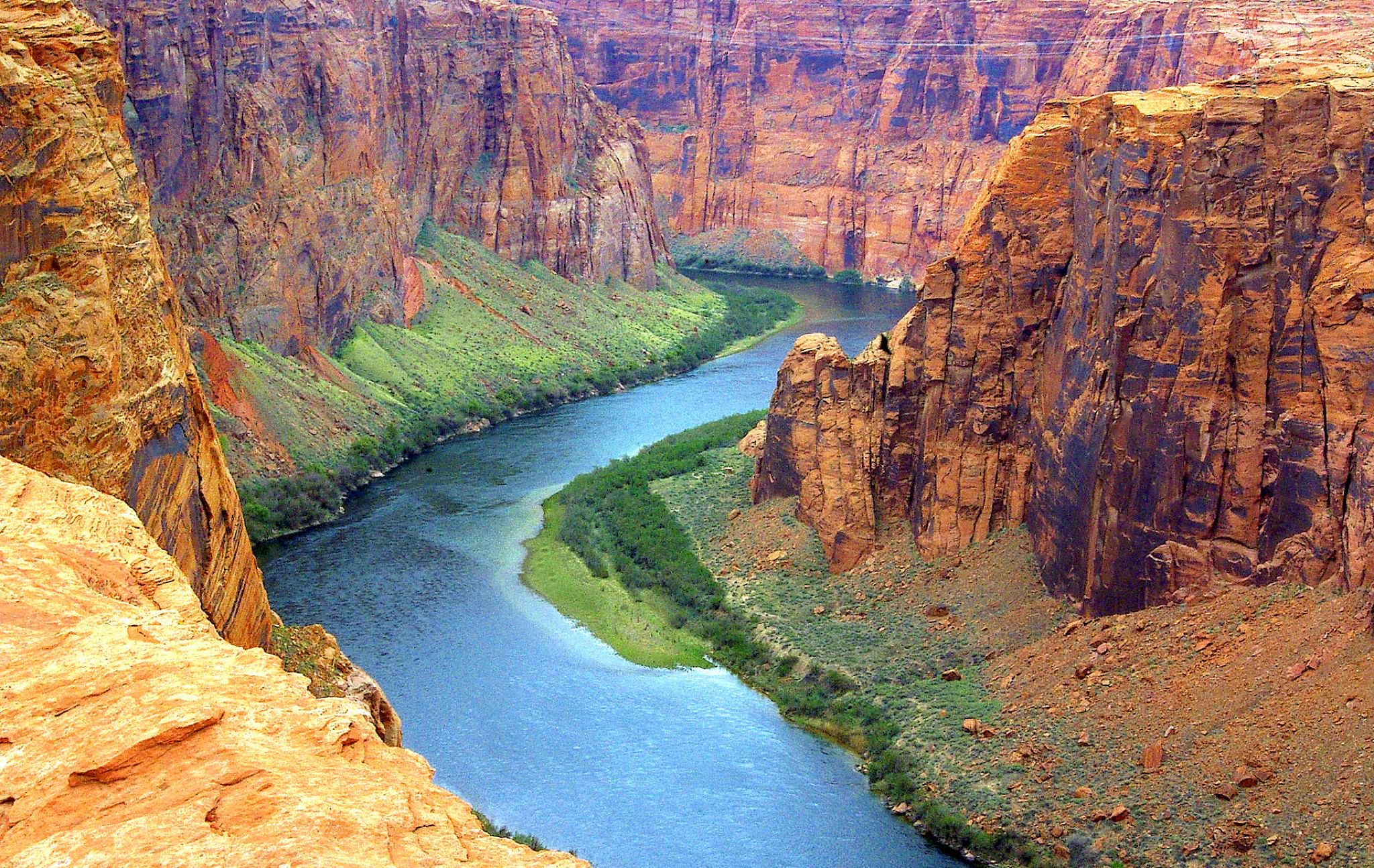 Направление течения колорадо. Река Колорадо Северная Америка. Каньон реки Колорадо. Каньон реки Колорадо Северная Америка. Ущелье реки Колорадо.