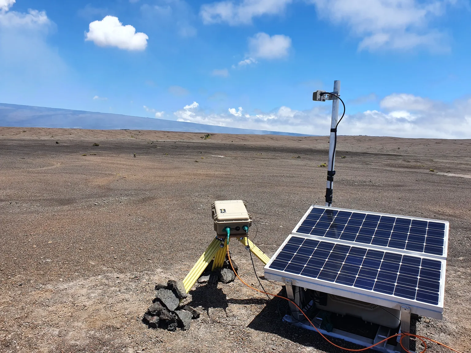 Low-cost digital camera gives scientists with new device for predicting volcanic eruptions