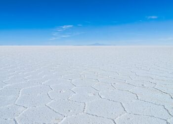 The Uyuni salt flat in Bolivia. Image credits: Wikipedia Commons.