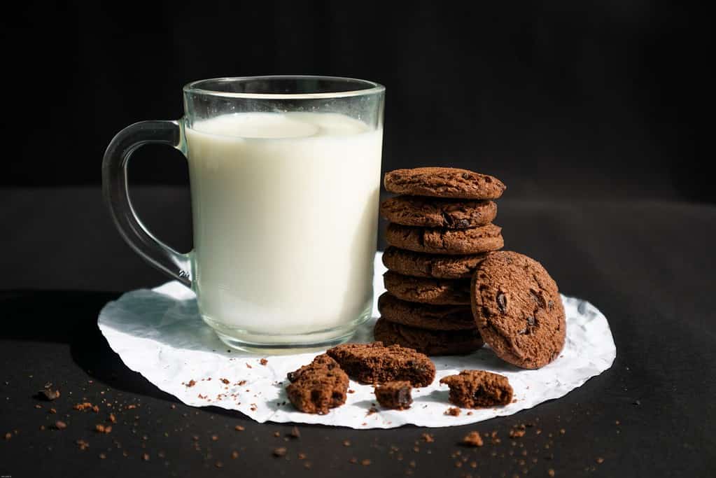 soy milk and cookies
