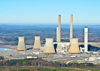 Plant Bowen, the third largest coal-fired power station in the United States. Image credit: Wikipedia Commons.