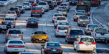 Polluted air from rush-hour traffic increases blood pressure — even 24 hours later
