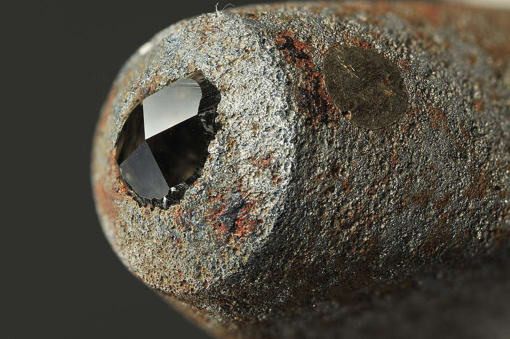 Diamonds like this one are very useful in industrial applications for their extreme hardness. Image via Wiki Commons.